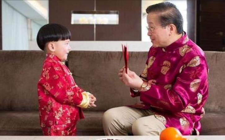 压岁钱三大忌，给孙子压岁钱多少合适