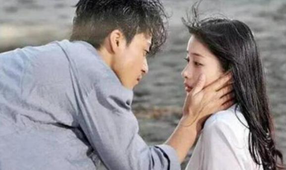 男人摸女人脸是喜欢吗,男人喜欢摸你的脸拉你的手原因