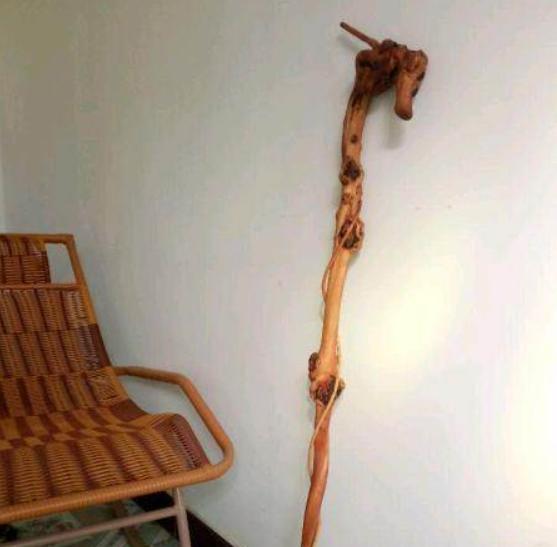 拐杖的忌讳,三种人不能用拐杖