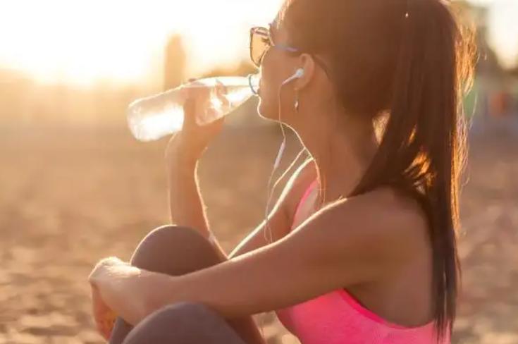慢跑减脂的正确方法，减脂为什么要拼命喝水