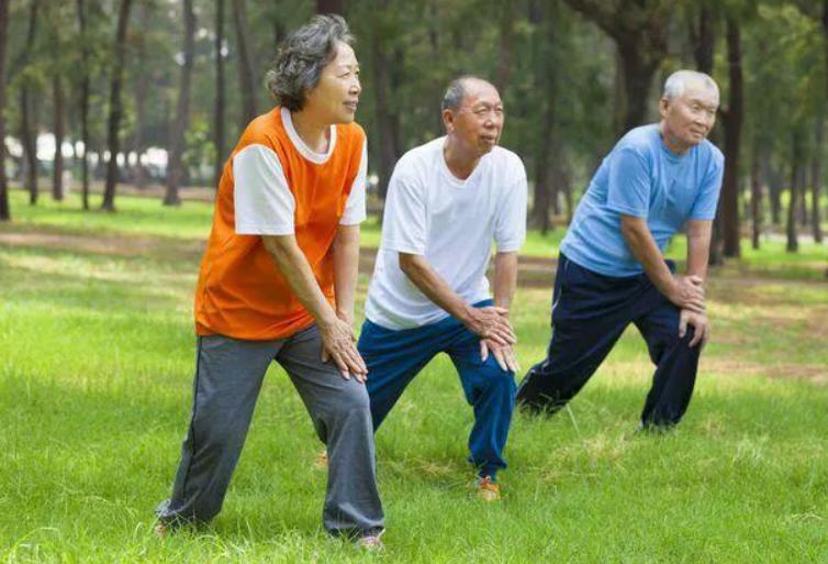 对父母冷漠的人是什么心理,老人越伺候越懒是为什么