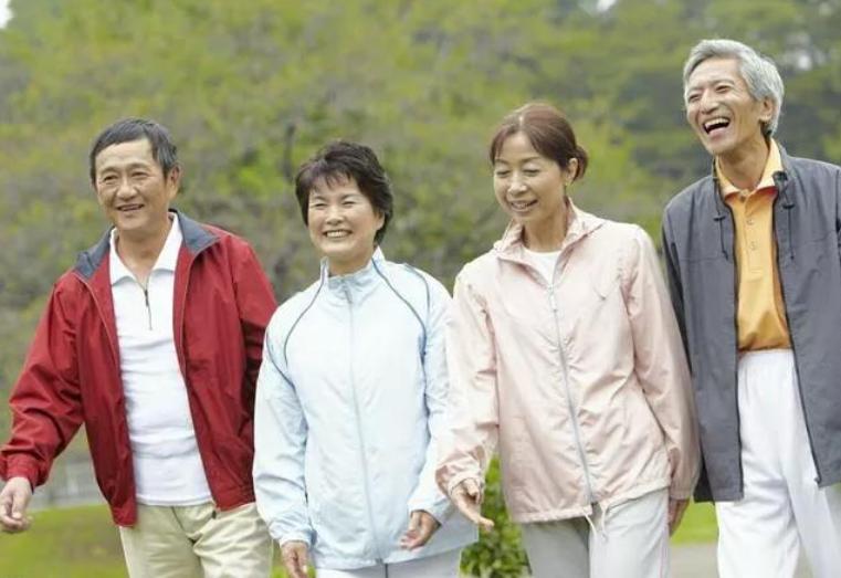 对父母冷漠的人是什么心理,老人越伺候越懒是为什么