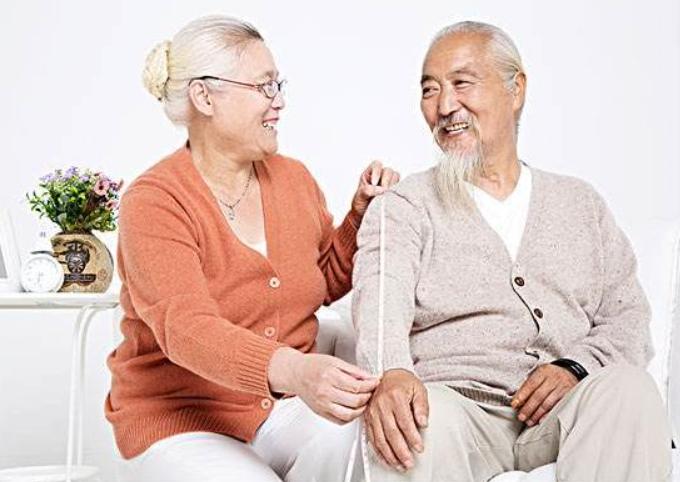 对父母冷漠的人是什么心理,老人越伺候越懒是为什么