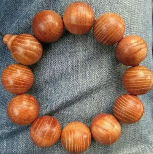 香椿木手串图片,香椿木手串包浆图片