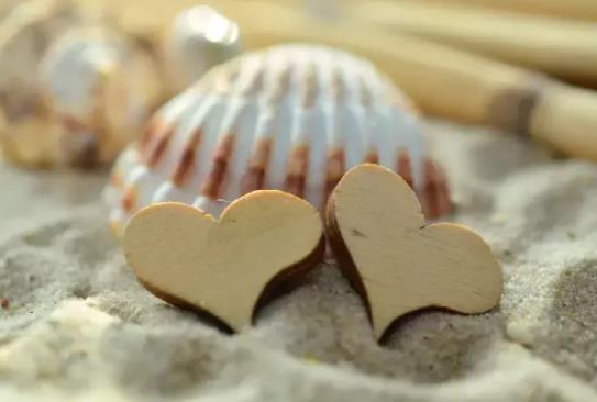 开口要钱的女人可靠吗,情人要钱说明什么