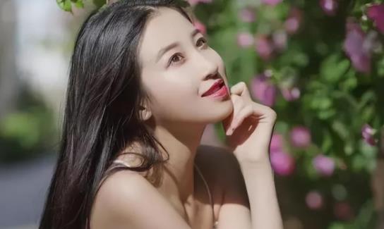 男人偷偷亲女人是什么心理,男人亲女人隐藏的心理