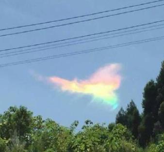 彩色的云有什么预兆，彩色的云预示什么