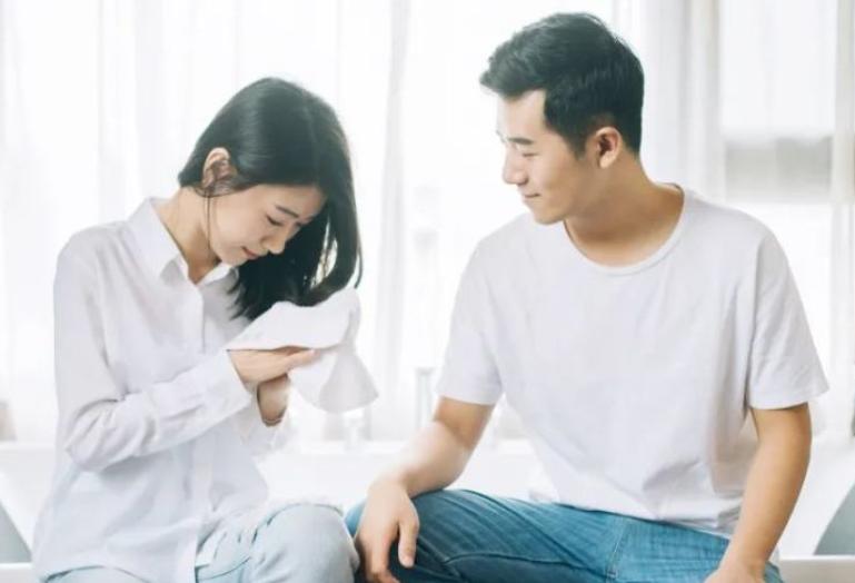 夫妻之间一周联系一次正常吗,夫妻之间多久联系一次最好