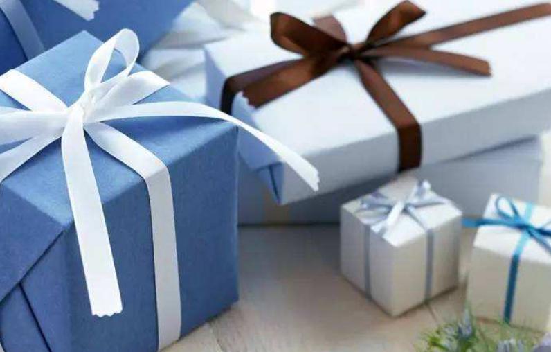 女人暗示男人三个表现,女人最想男人送的四件礼物