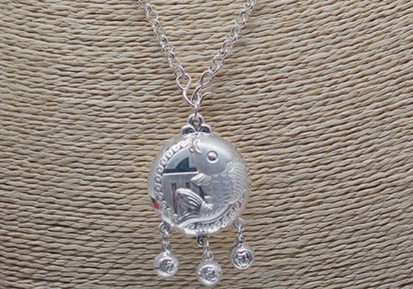 爷爷奶奶给满月小孩送什么好，宝宝满月爷爷奶奶送什么好