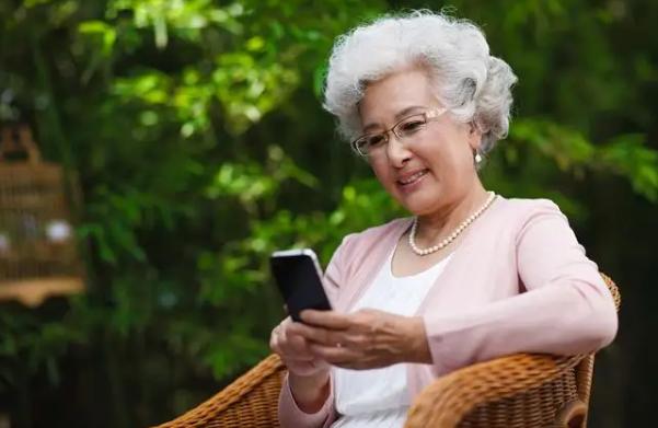 八十岁的女人对男人还会动心吗,80岁的男人对女人还有真爱吗