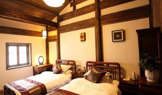 一男一女旅游住一起合适吗,一男一女去旅游怎么住最合适