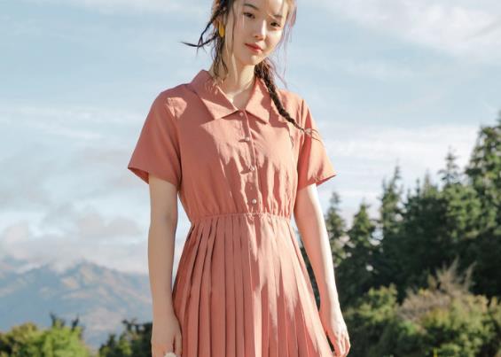 中年女性适合穿百褶裙吗,什么身材不适合百褶裙