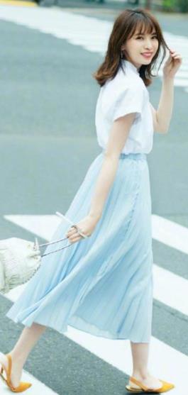 中年女性适合穿百褶裙吗,什么身材不适合百褶裙