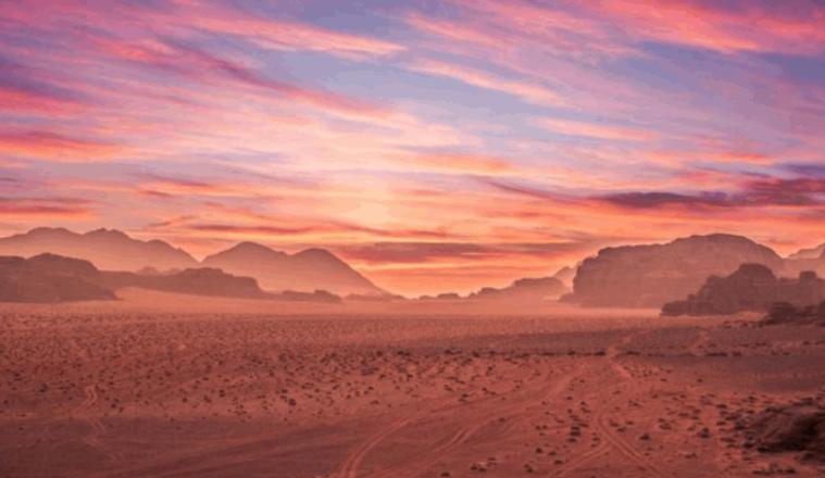 沙特女人漂亮吗，沙特阿拉伯的女人穿着打扮