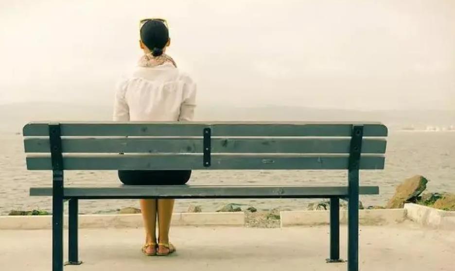 两个女人互相有好感的表现,女人之间相互有好感怎么办