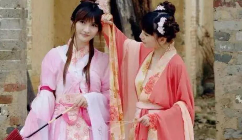 古人新婚为啥要丫鬟在旁,古人对媒人的雅称