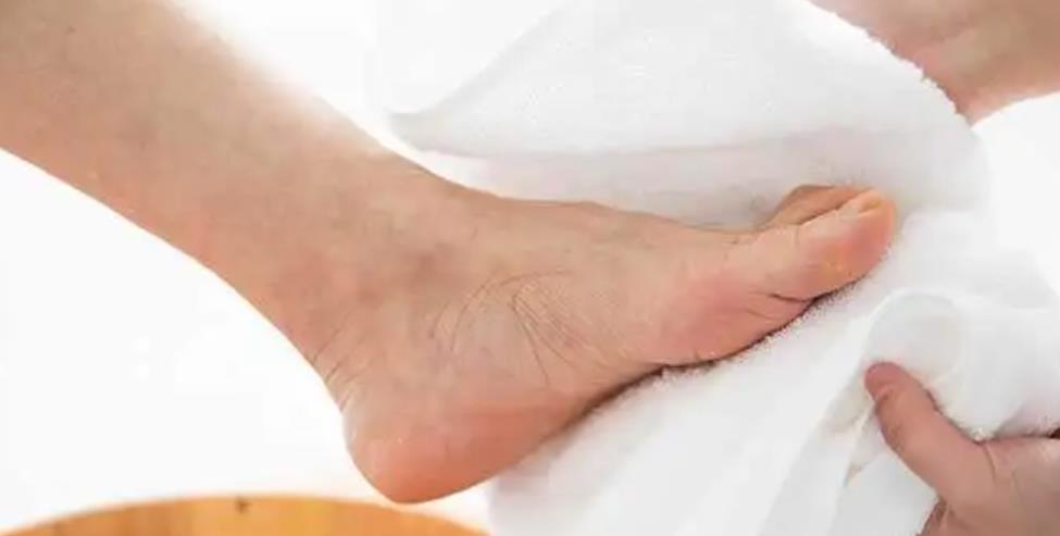 老公经常帮我洗脚代表啥,男人为什么宁愿洗脚也不愿做spa