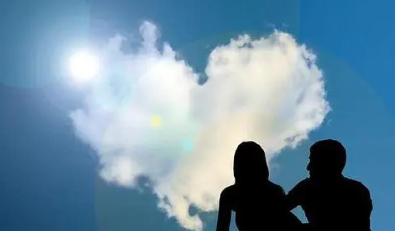 女人见到旧情人的反应,女人看见旧情人的心理