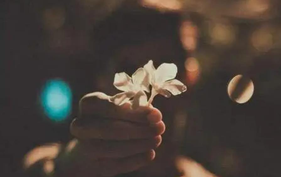 男人偷过情的4句经典话,一个男人对你交心的表现