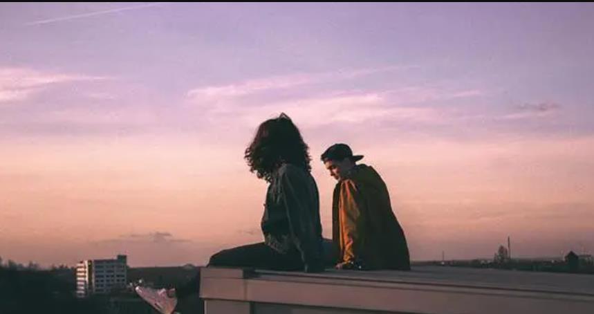 男人如何快速插入话题,怎么插入话题跟女生聊天