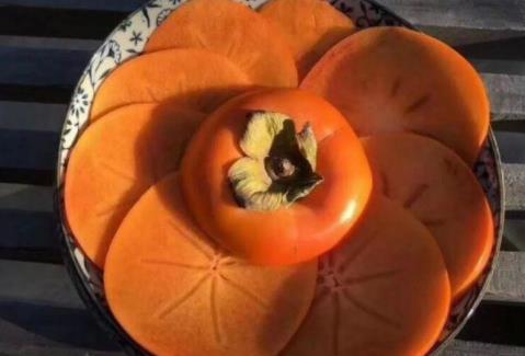 女人吃柿子牢记四大禁忌，柿子不能和什么一起吃