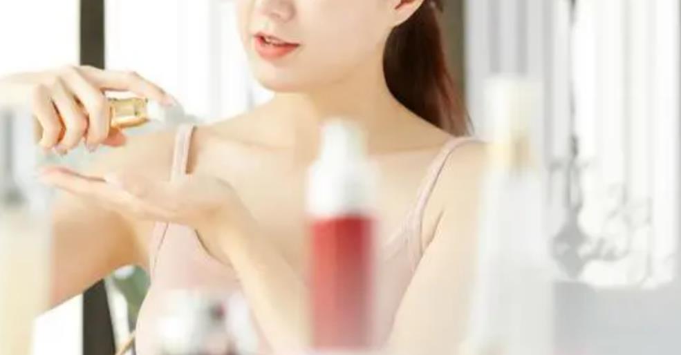 女人的精华液有什么用处,女生用的精华液是干什么用的