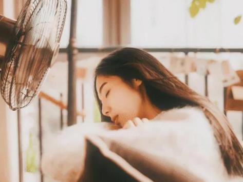 内心纯粹理智女人是什么样的,一个女人活通透了是什么样的