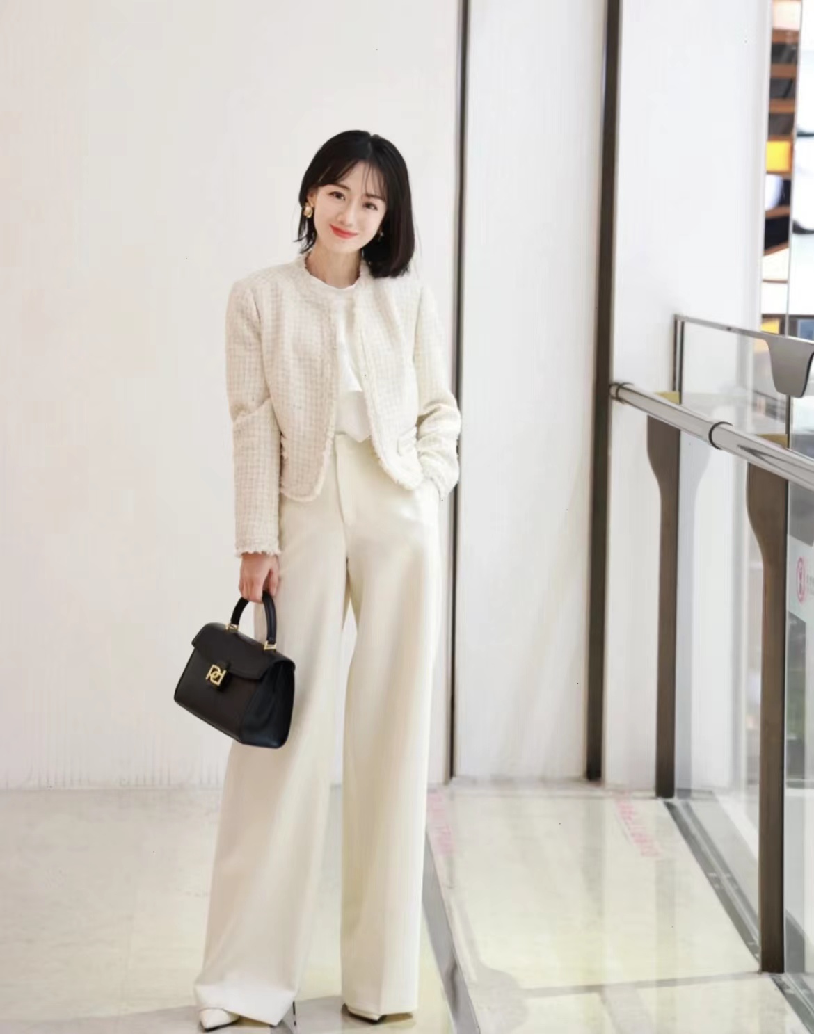 白白嫩嫩的女生穿衣搭配