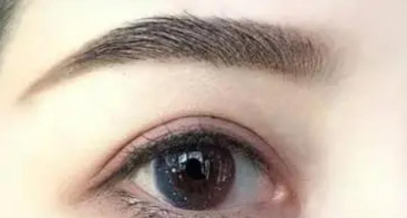 女人这三处毛发越多说明肾越好,女性多少岁毛发变白