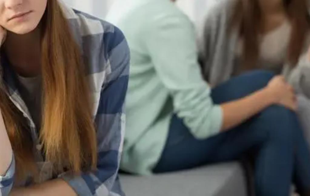 为什么我总插不进别人说的话