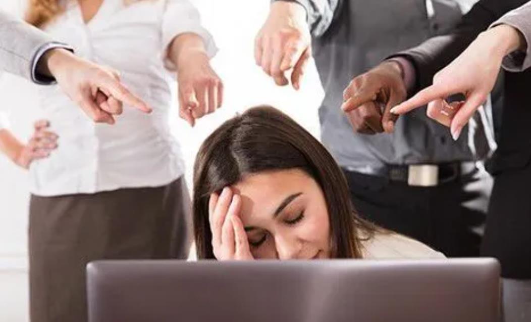 为什么我总插不进别人说的话