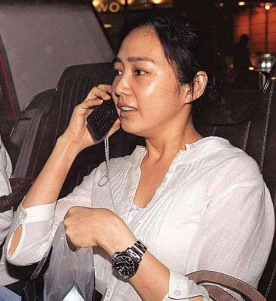 53岁朱丽倩照片，朱丽倩本人照片