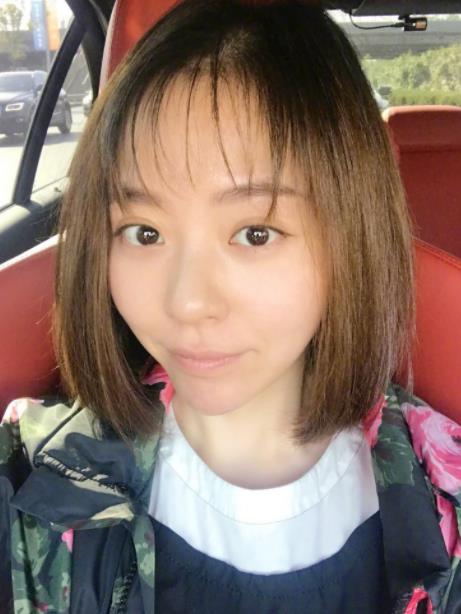 47岁张靓颖素颜照