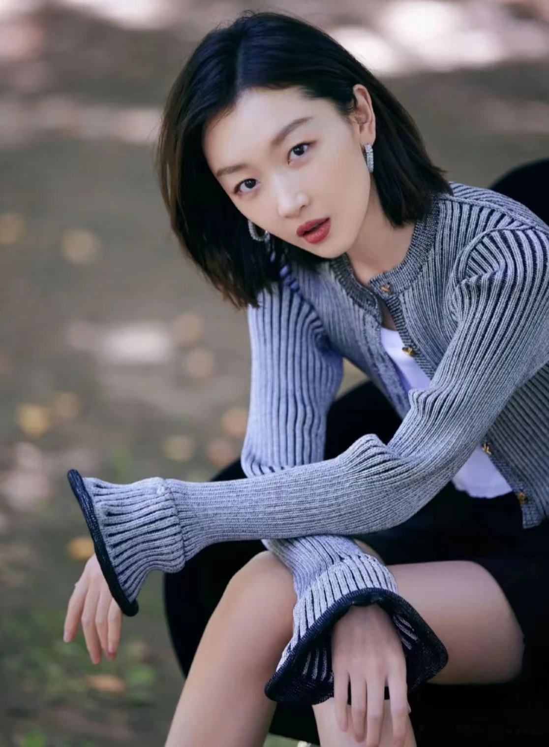 周冬雨惊艳写真大片