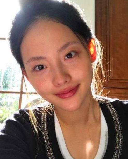 卸妆后张嘉倪长相分析，张嘉倪卸妆后真人照片