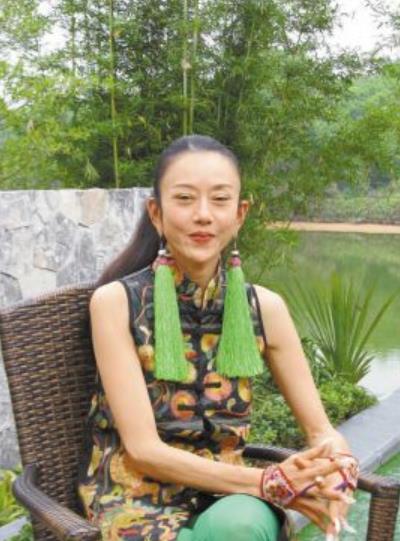 卸妆后杨丽萍照片
