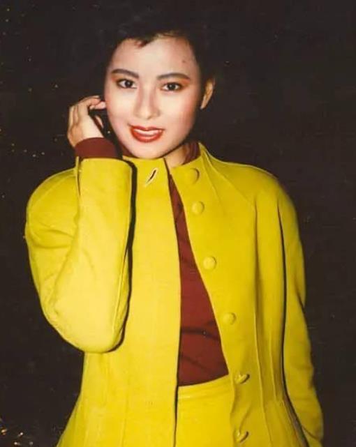 年轻的李美凤照片