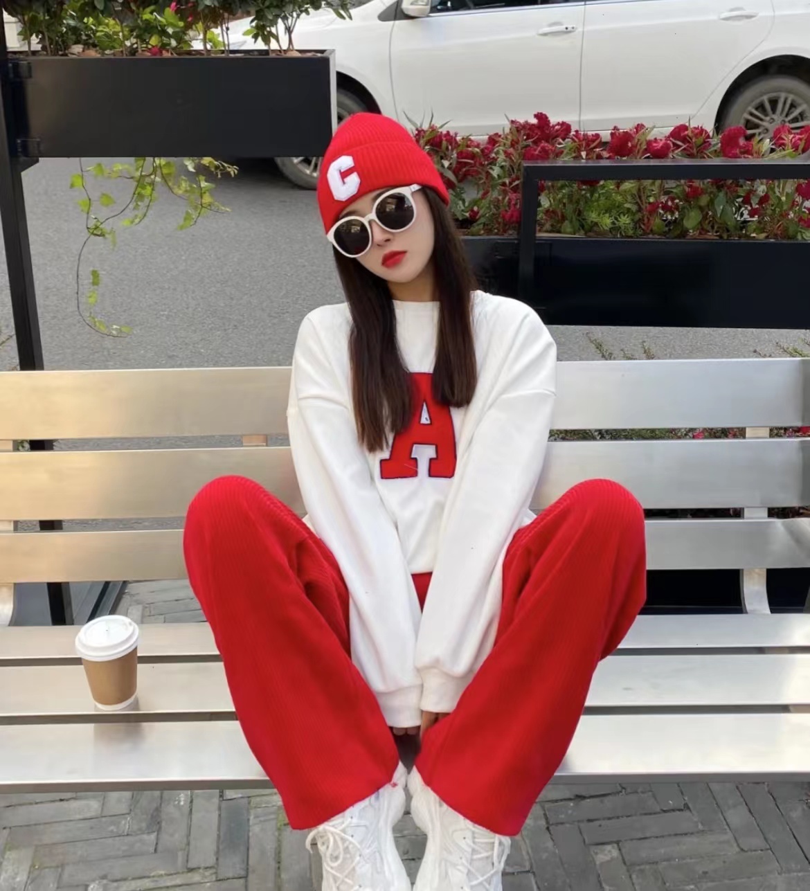 红色帽子怎么搭配好看