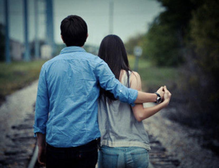 女生肯把手伸进男生口袋说明什么