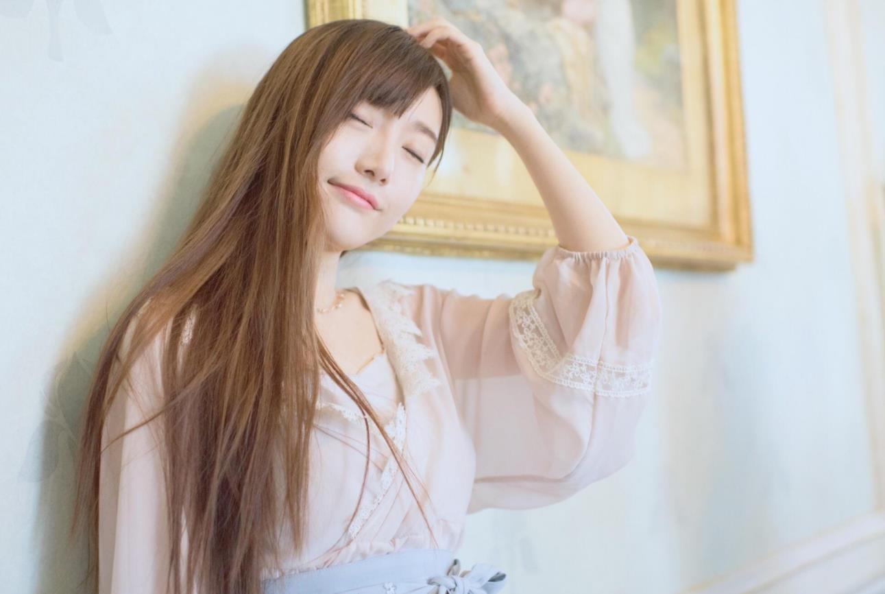 比我大的女生怎么聊,跟比自己年龄大的女人聊天怎么聊