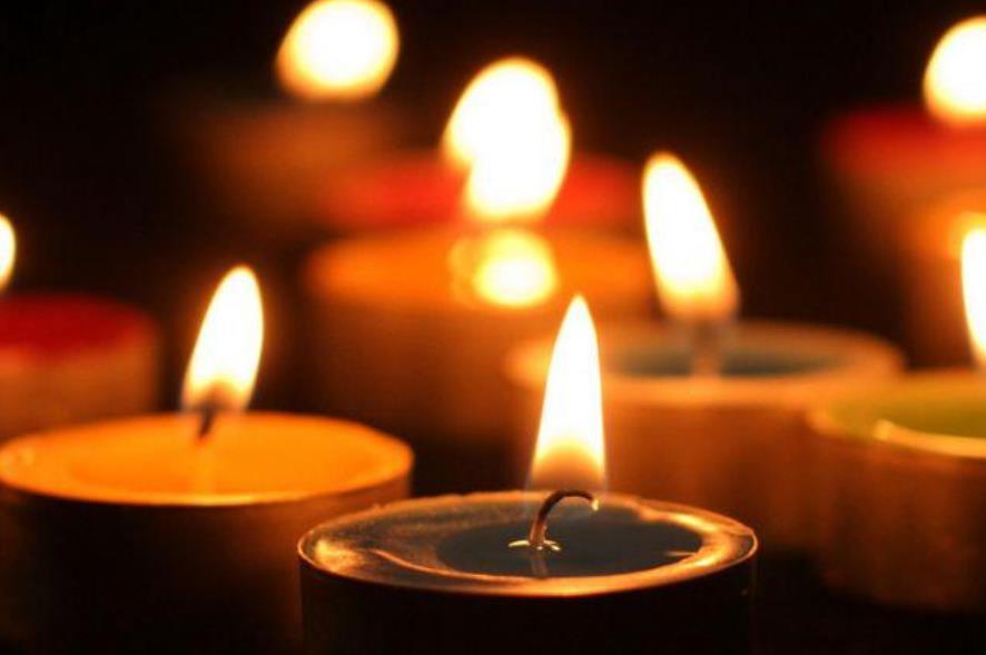 七不葬父八不葬母说法，人死后不能摸死人手和脸吗