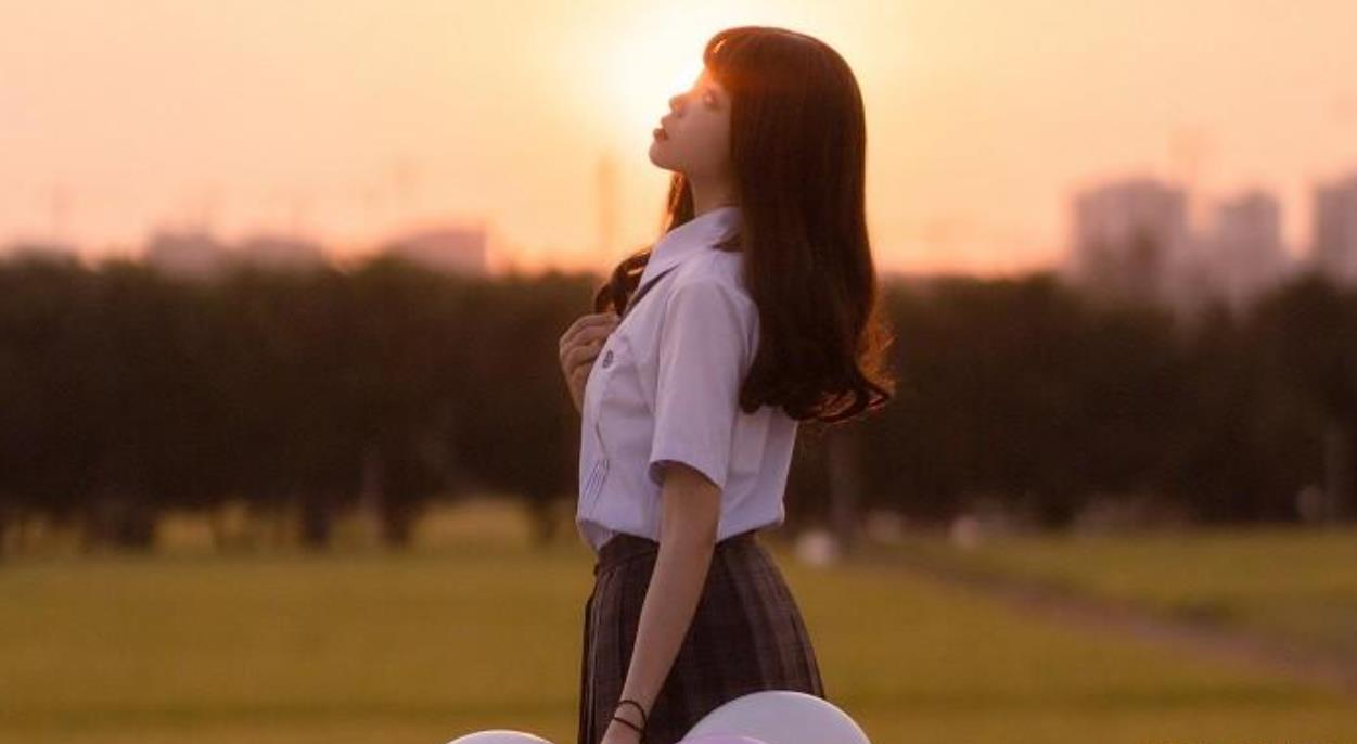 男人疯狂爱女人的表现,男人特别爱女人的举动和表现