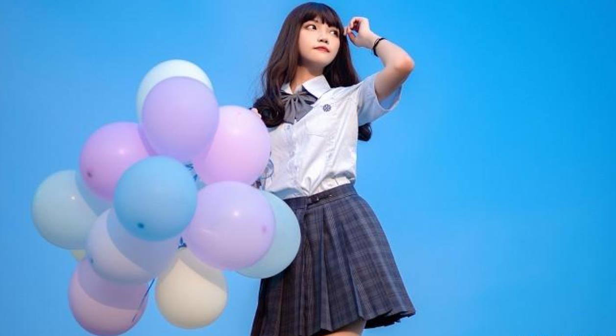 男人疯狂爱女人的表现,男人特别爱女人的举动和表现