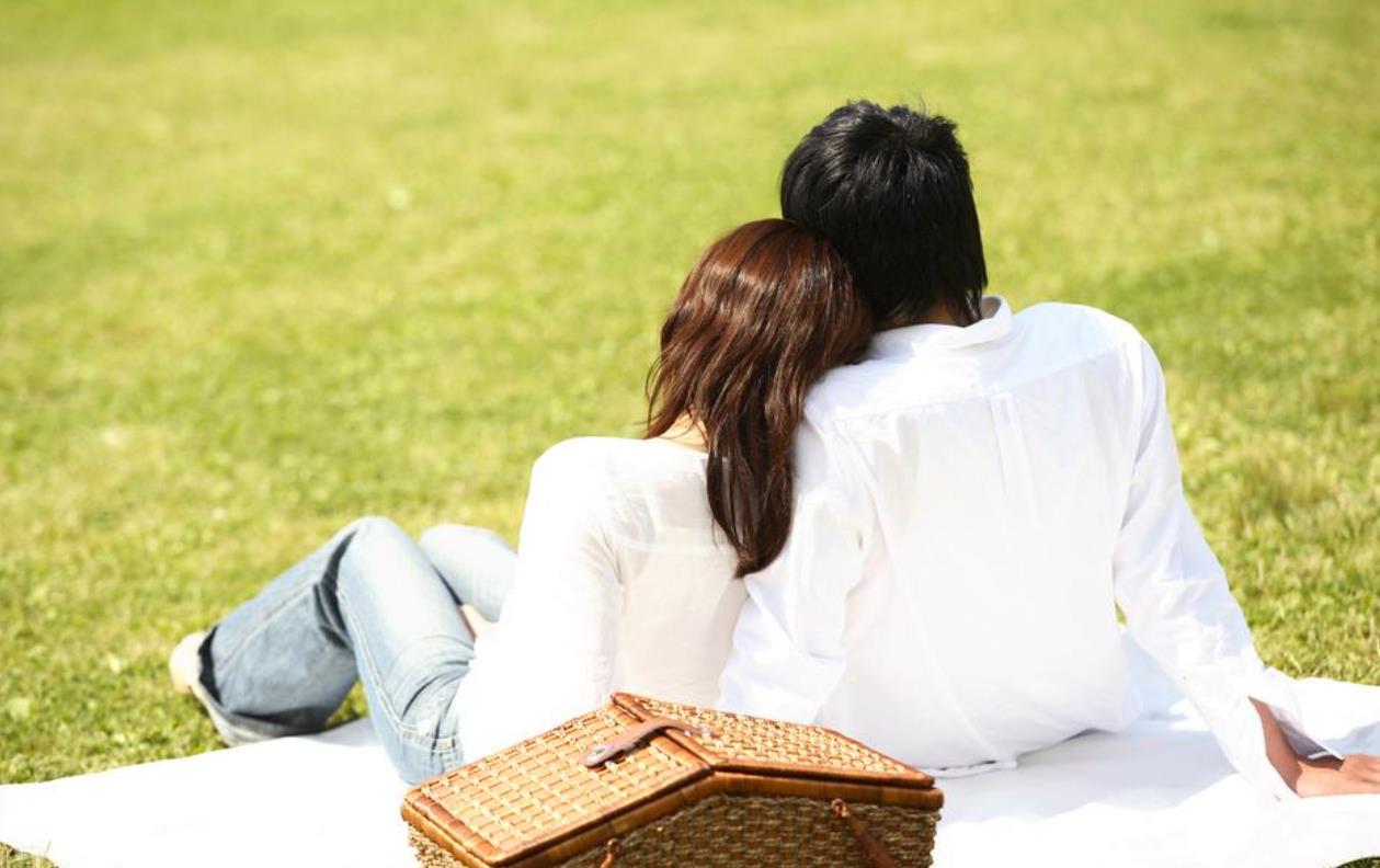 女人最无法抗拒的三种拥抱方式