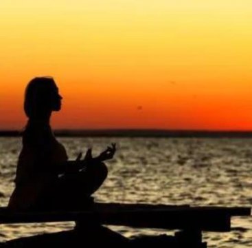 中年妇女让异性拥抱过一次心理