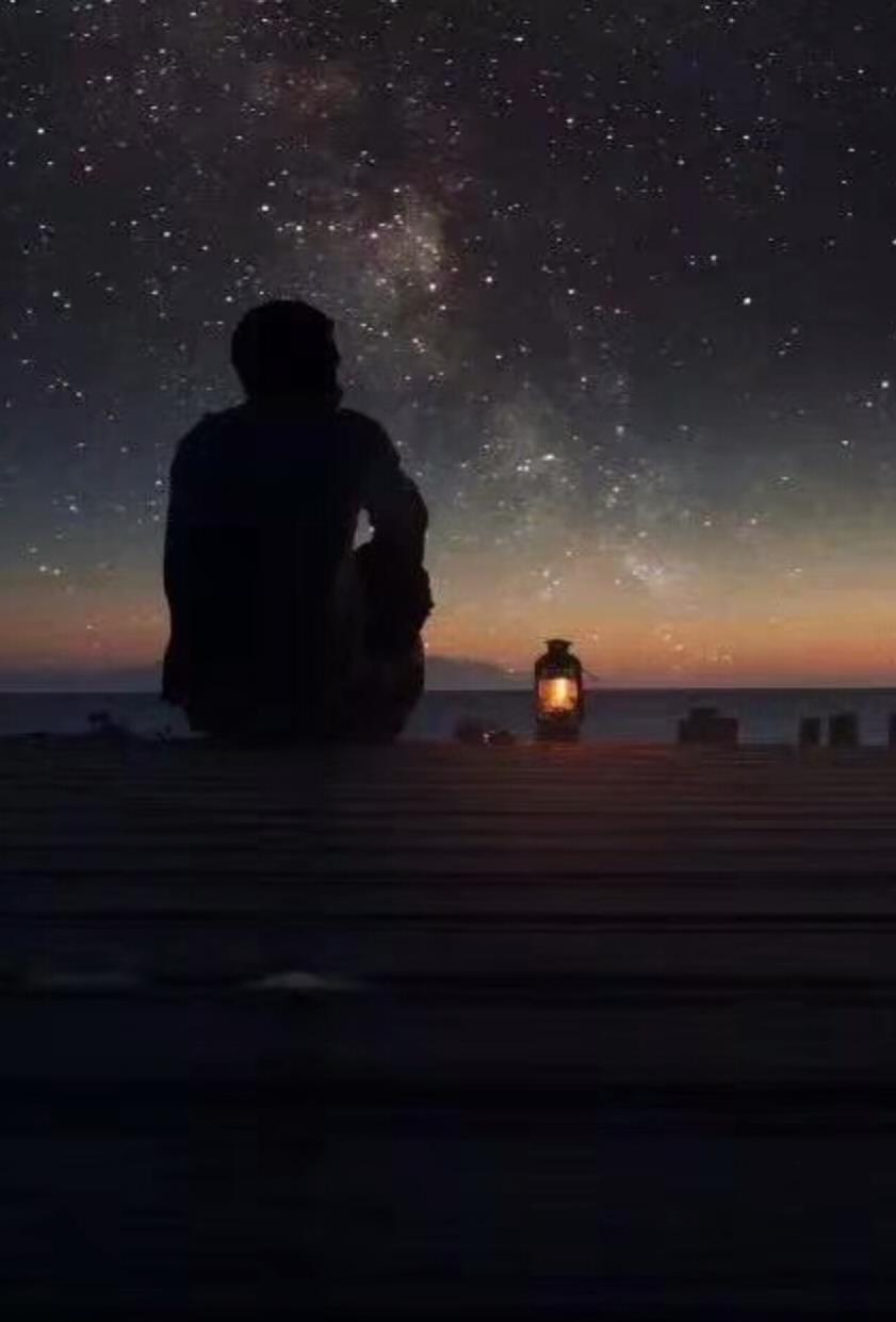 一个男人孤独图片,男人心累无人懂的图片