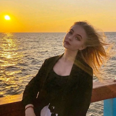 欧美潮图ins高清，欧美压迫感女头像