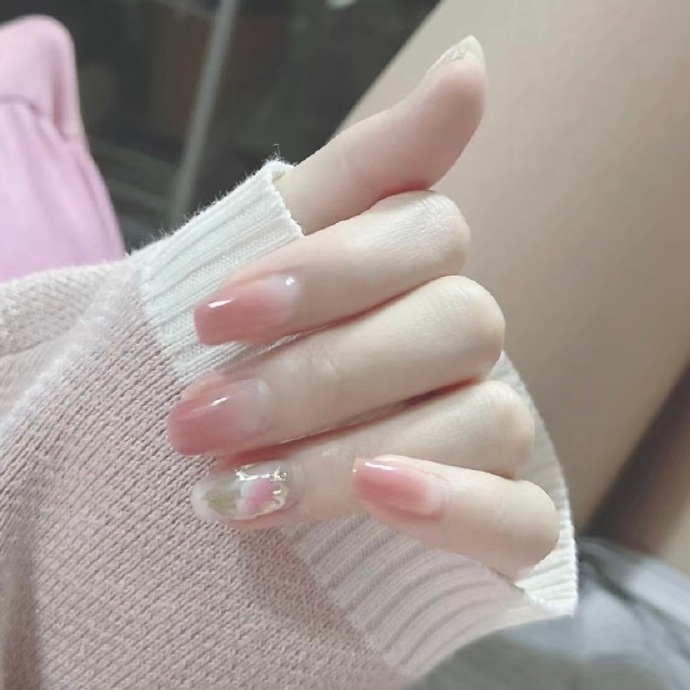 流行长款美甲图片，美甲图片最新款个性