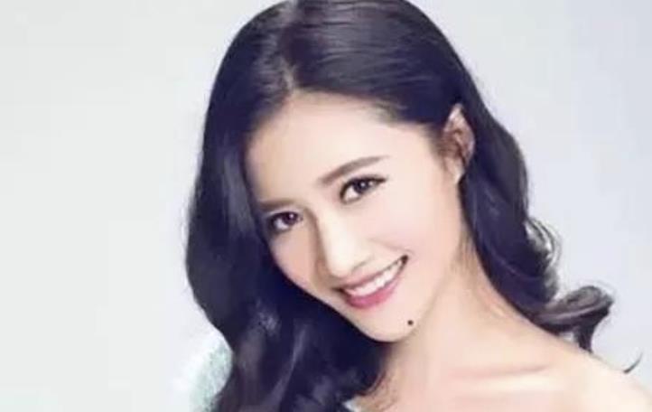 下巴长痣代表什么,女人下巴看晚年
